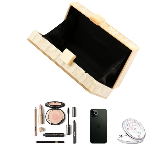 Acrylic clutch - Picture 4 of 4